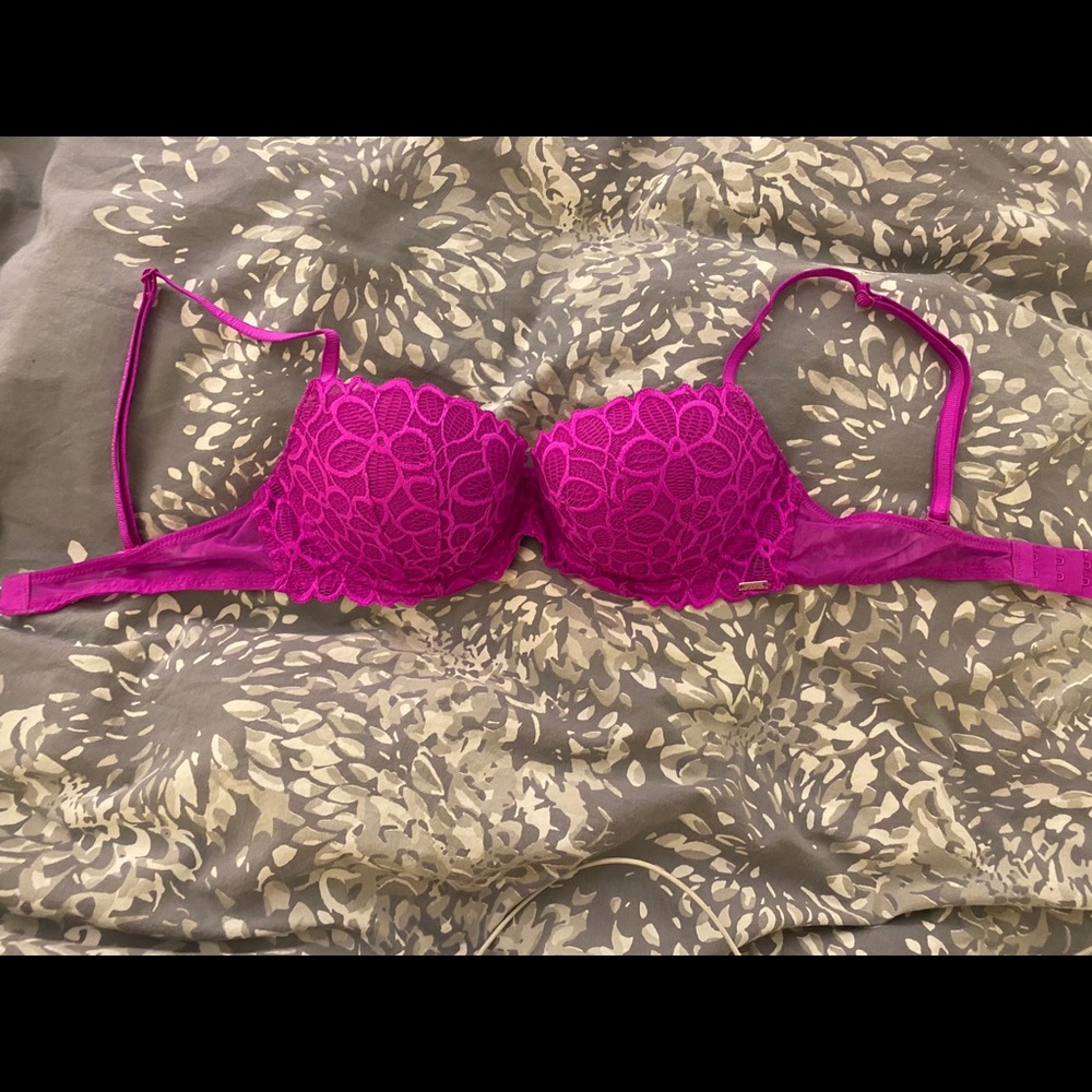 VS lace bra